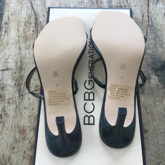 BCBG black heels size 8.New - Picture 6 of 8